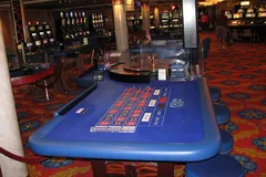 Table de roulette dans un casino